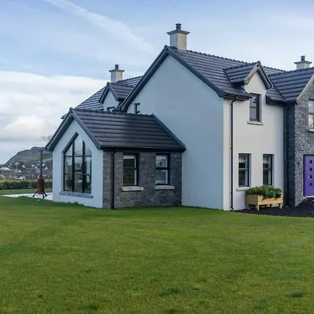Ballygally Eco Apartment With Seaview Carncastle Exterior photo